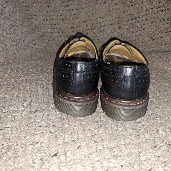 VINTAGE DR MARTENS-3989/59-Black Leather Brogues-Made in England-Sz 9 UK-EX main image 3